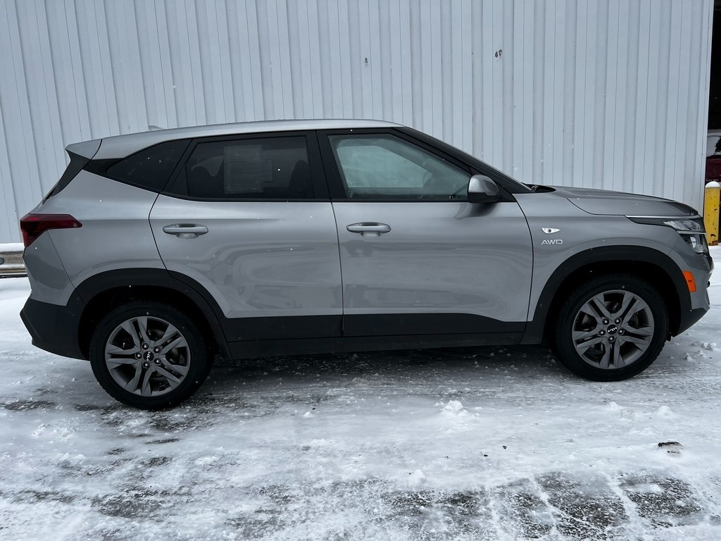 Used 2023 Kia Seltos LX SUV