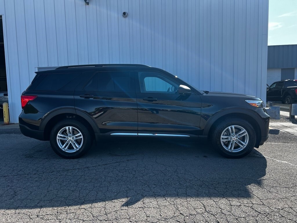 2022 Ford Explorer XLT photo 2