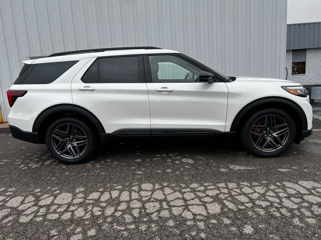 2026 Ford Explorer ST photo 2