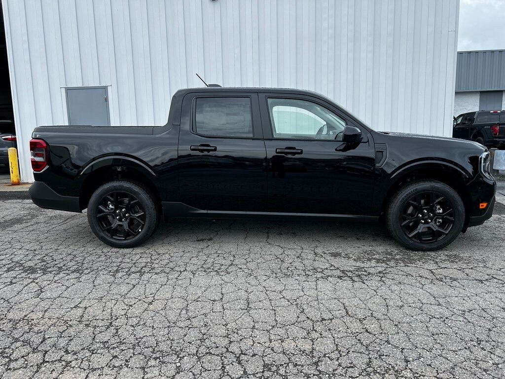 2025 Ford Maverick Lariat photo 2