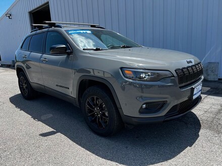2023 Jeep Cherokee Altitude Lux SUV
