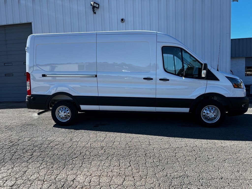 2025 Ford Transit Cargo Van photo 2