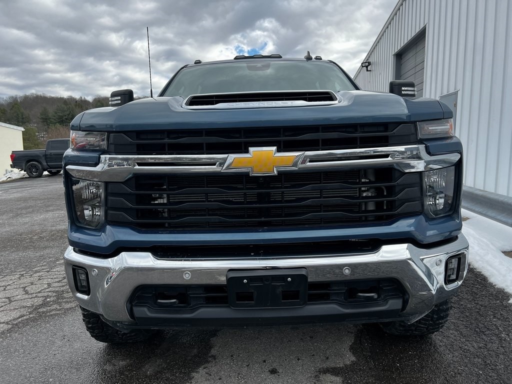 Used 2025 Chevrolet Silverado 2500HD LT Crew Cab Truck