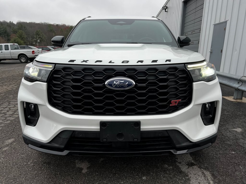 2026 Ford Explorer ST photo 4