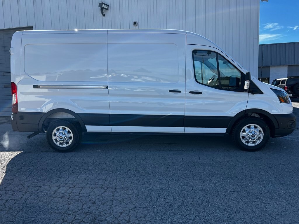 2026 Ford Transit Cargo Van photo 2