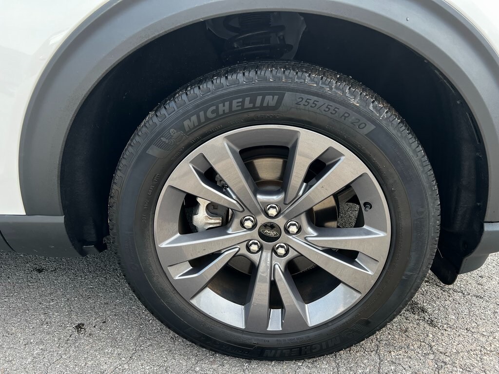 2022 Ford Explorer XLT photo 3