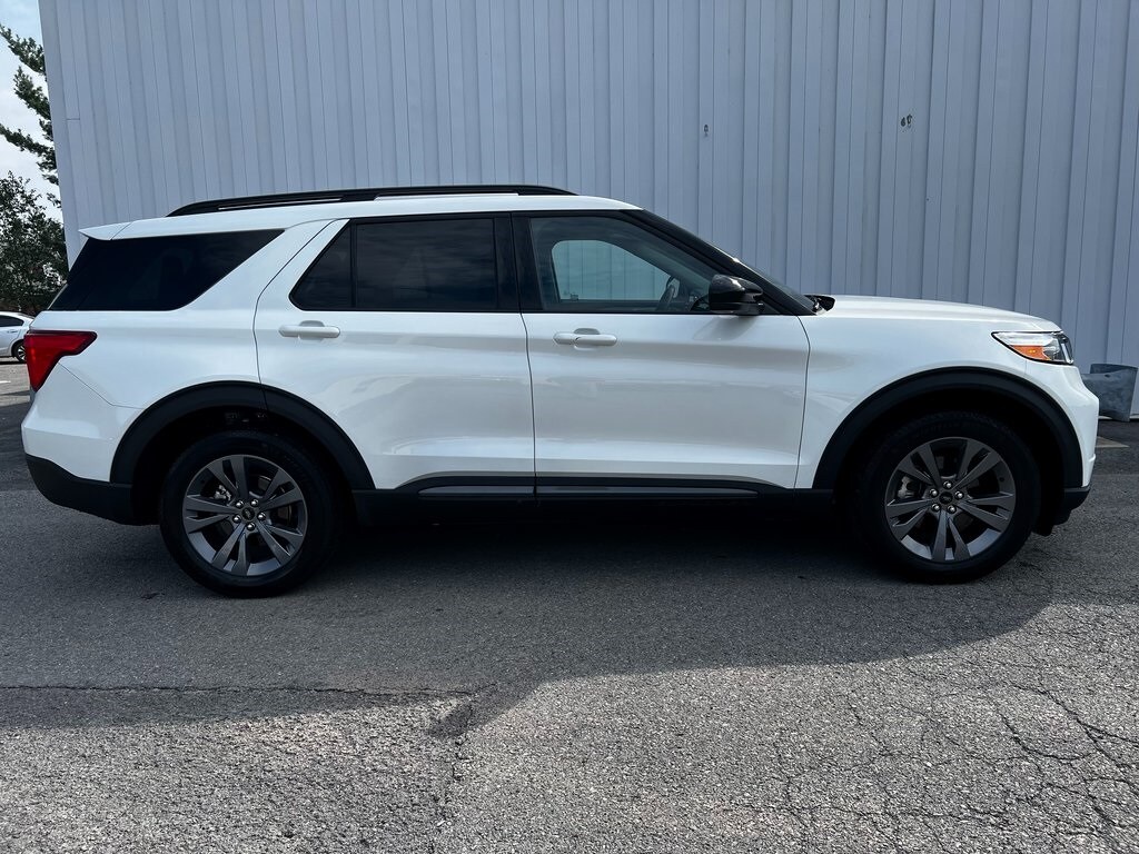 2022 Ford Explorer XLT photo 2