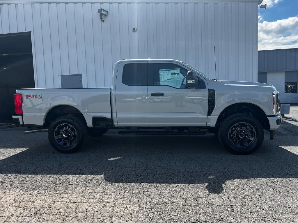 2026 Ford F-250 XL photo 2
