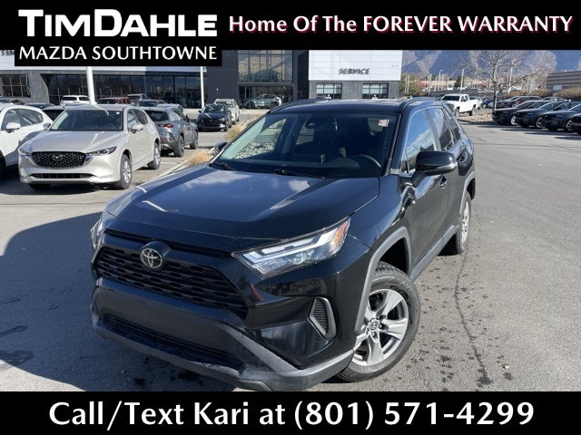 2024 Toyota RAV4 XLE's photo