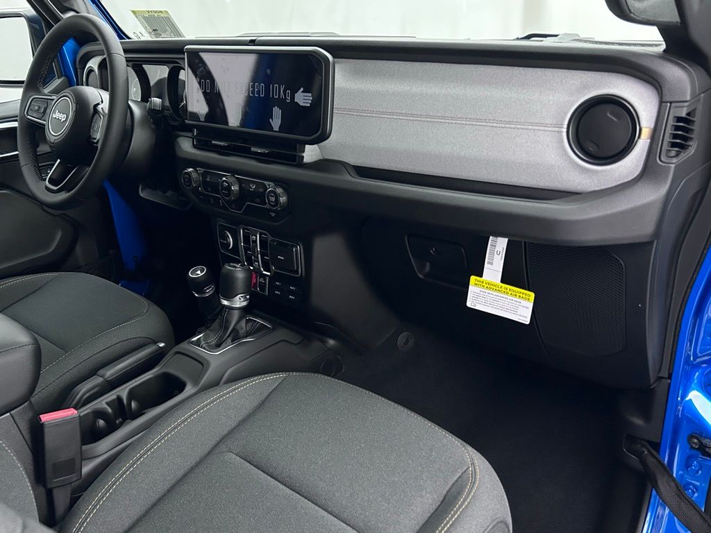 2025 Jeep Wrangler 4-Door Willys - Photo 38