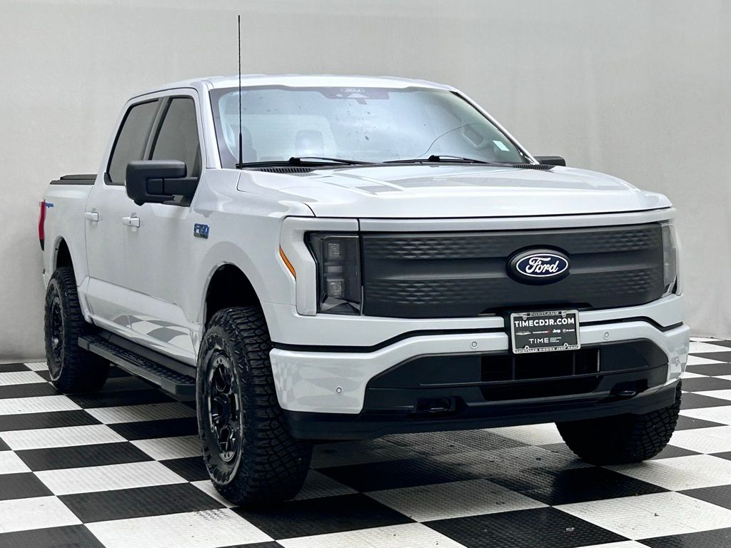 Used 2025 Ford F-150 Lightning Flash with VIN 1FT6W3LU8SWG24556 for sale in Portland, OR