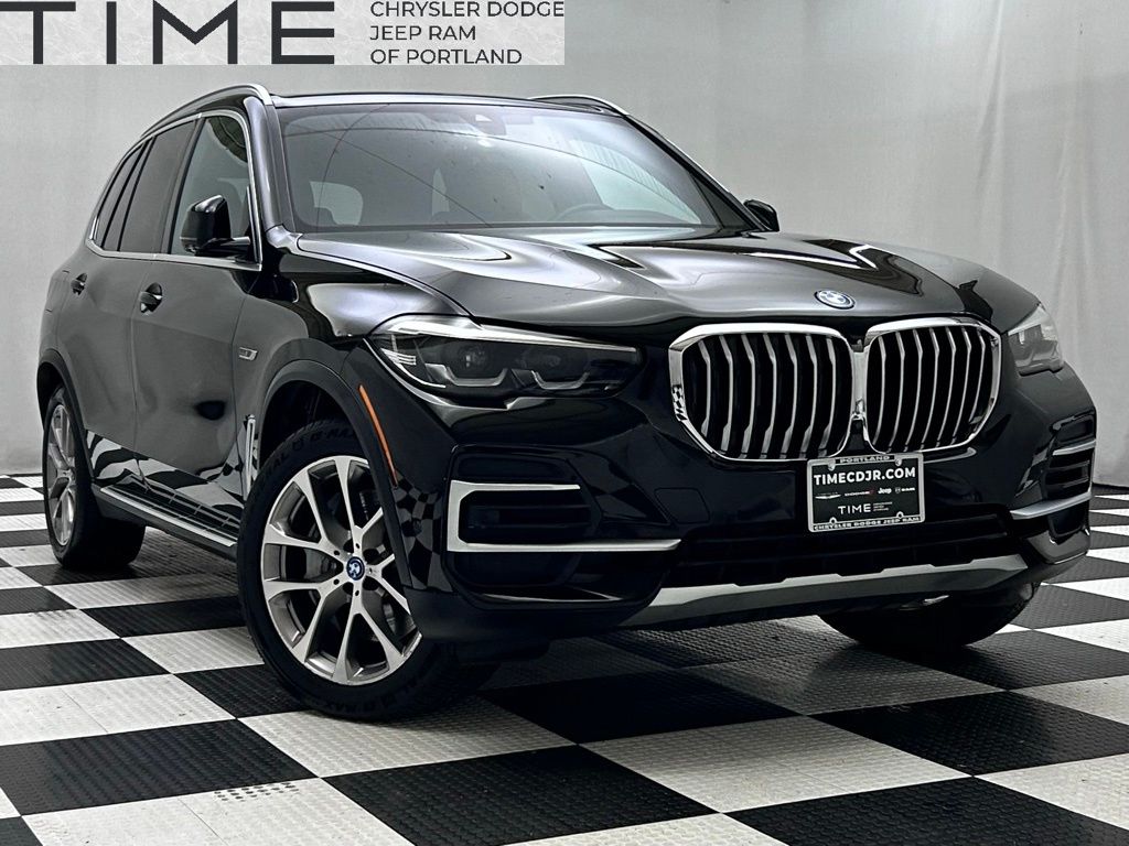2023 BMW X5 45e's photo