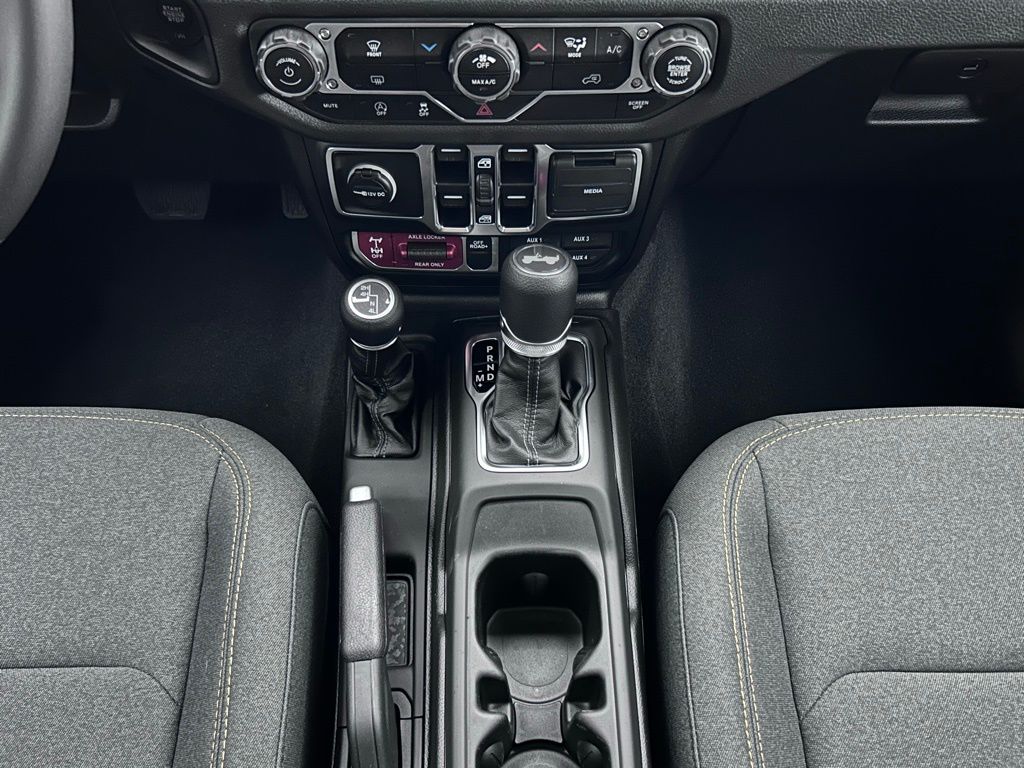 2025 Jeep Wrangler 4-Door Willys - Photo 48