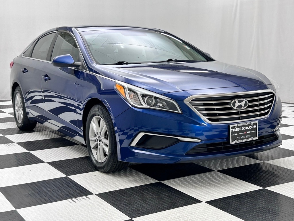 Used 2017 Hyundai Sonata Base with VIN 5NPE24AF4HH506536 for sale in Portland, OR