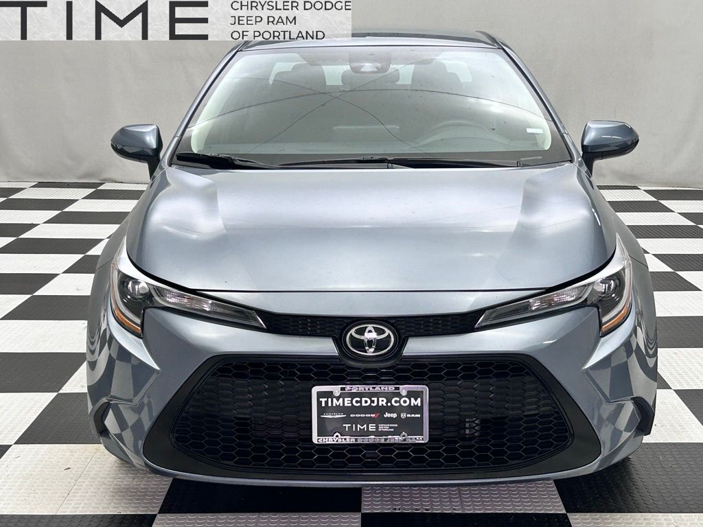 2022 Toyota Corolla LE photo 3