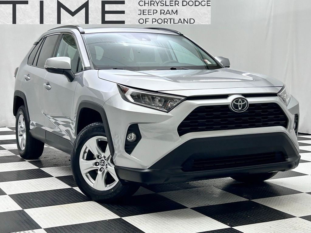 2019 Toyota RAV4 XLE's photo