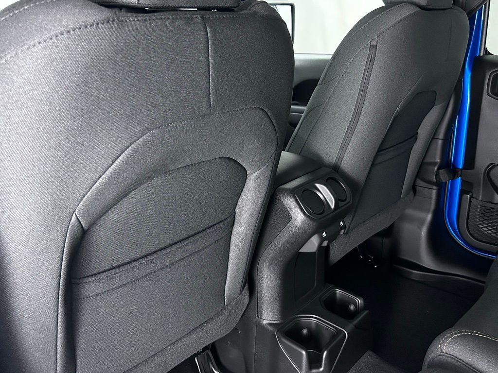 2025 Jeep Wrangler 4-Door Willys - Photo 28