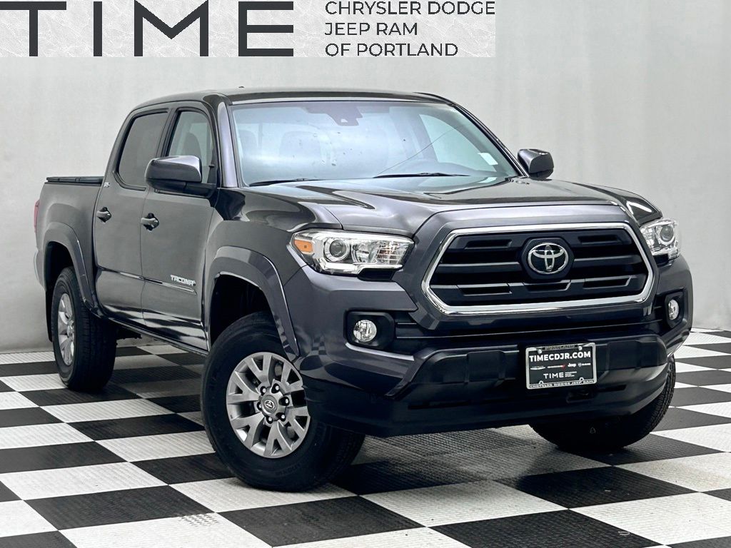 2018 Toyota Tacoma SR5 Double Cab 4x4 V6 Auto Short Bed's photo