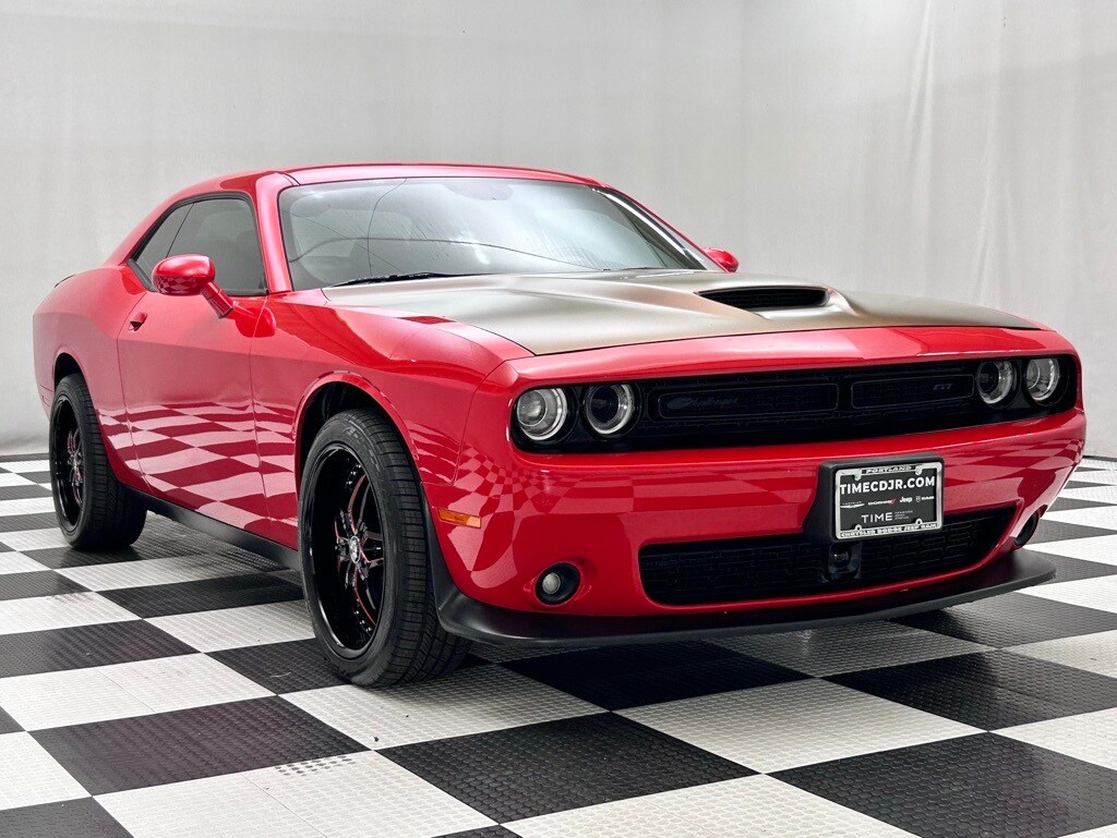 2021 Dodge Challenger GT photo 2