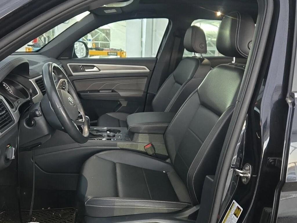 2021 Volkswagen Atlas Cross Sport SE Technology photo 2