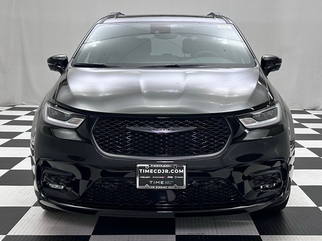 New 2026 Chrysler Pacifica Limited Passenger Van