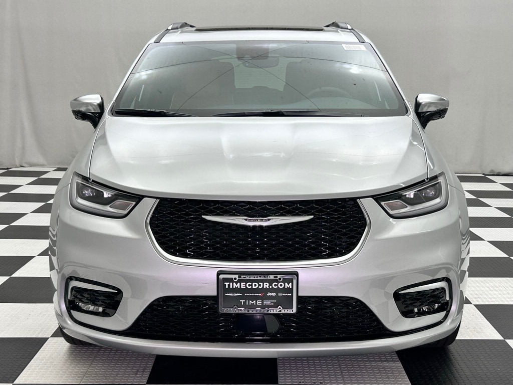 New 2026 Chrysler Pacifica Pinnacle Passenger Van
