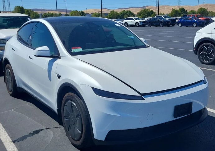 Used 2026 Tesla Model Y Premium with VIN 7SAYGDEE2TA651324 for sale in Portland, OR