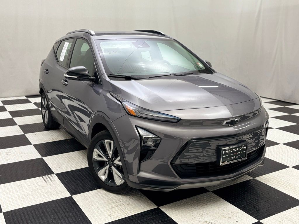 Used 2022 Chevrolet Bolt EUV LT with VIN 1G1FY6S07N4110670 for sale in Portland, OR