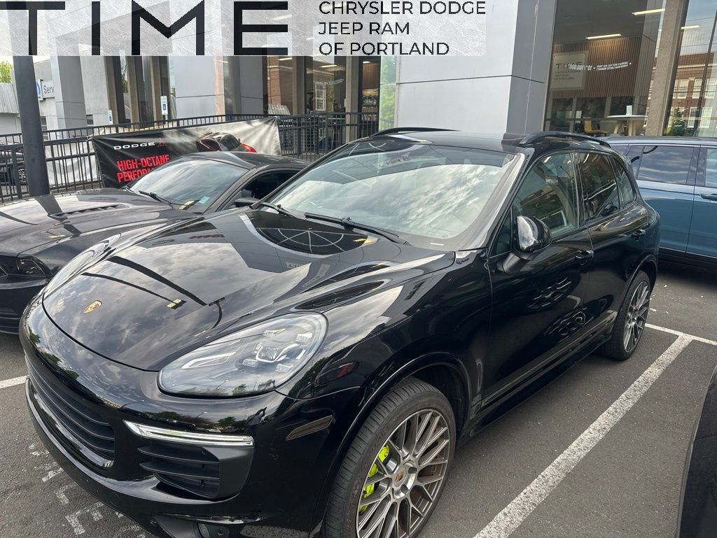 2016 Porsche Cayenne S E-Hybrid's photo