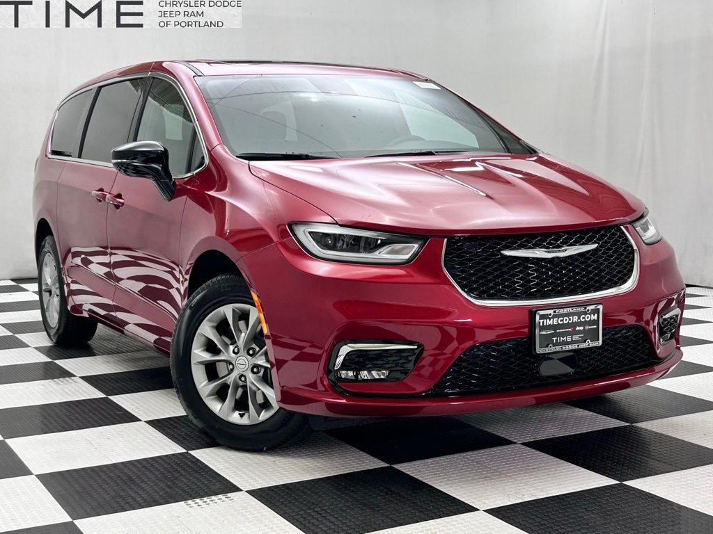 2026 Chrysler Pacifica Select's photo