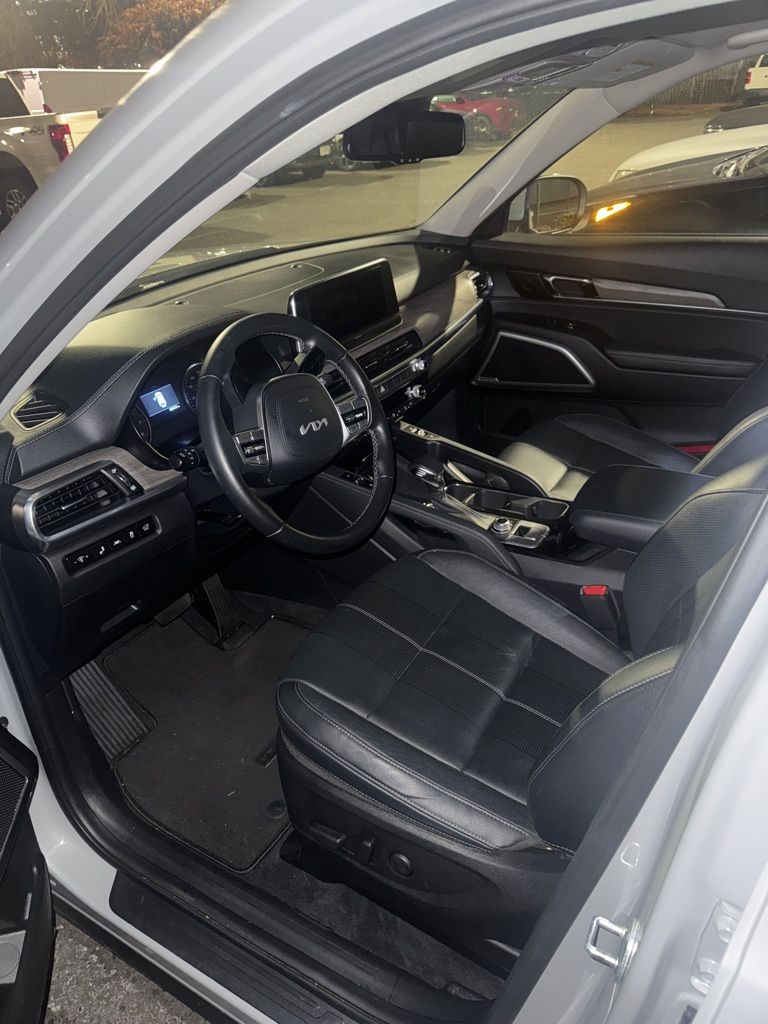 2022 Kia Telluride EX photo 2
