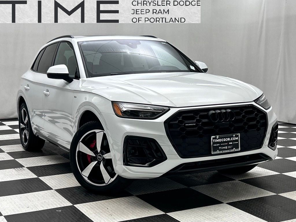 2024 Audi Q5 45 Premium Plus's photo
