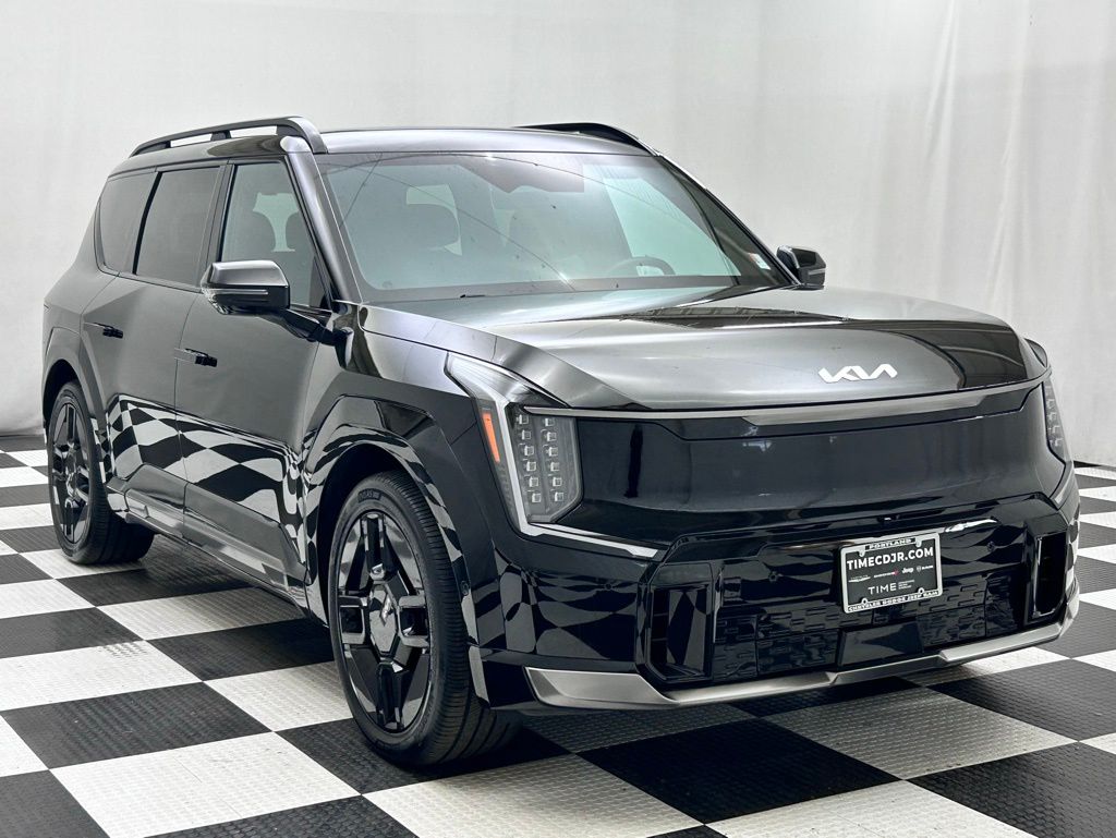 Used 2024 Kia Ev9 GT-Line with VIN KNDAEFS51R6021662 for sale in Portland, OR