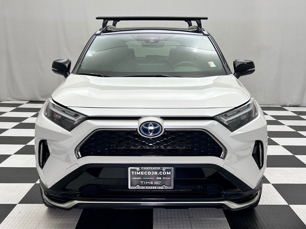 2022 Toyota RAV4 Prime XSE photo 3