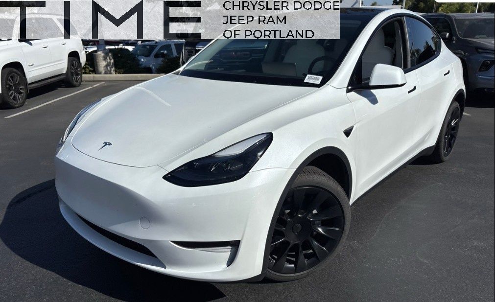 2025 Tesla Model Y Long Range Dual Motor All-Wheel Drive's photo