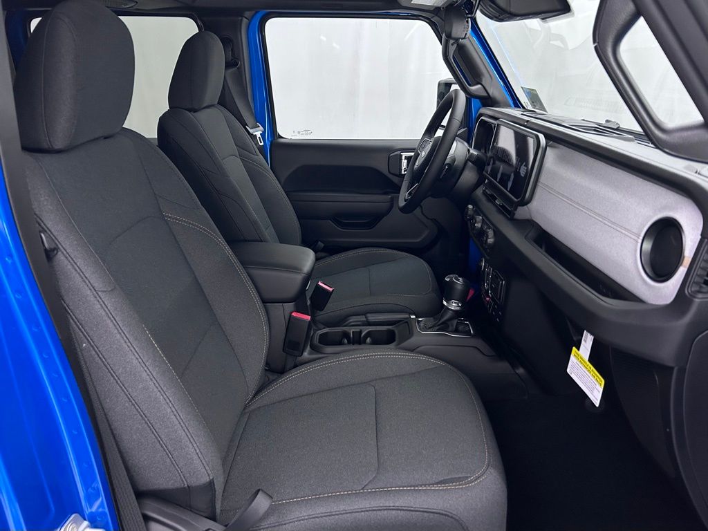 2025 Jeep Wrangler 4-Door Willys - Photo 35