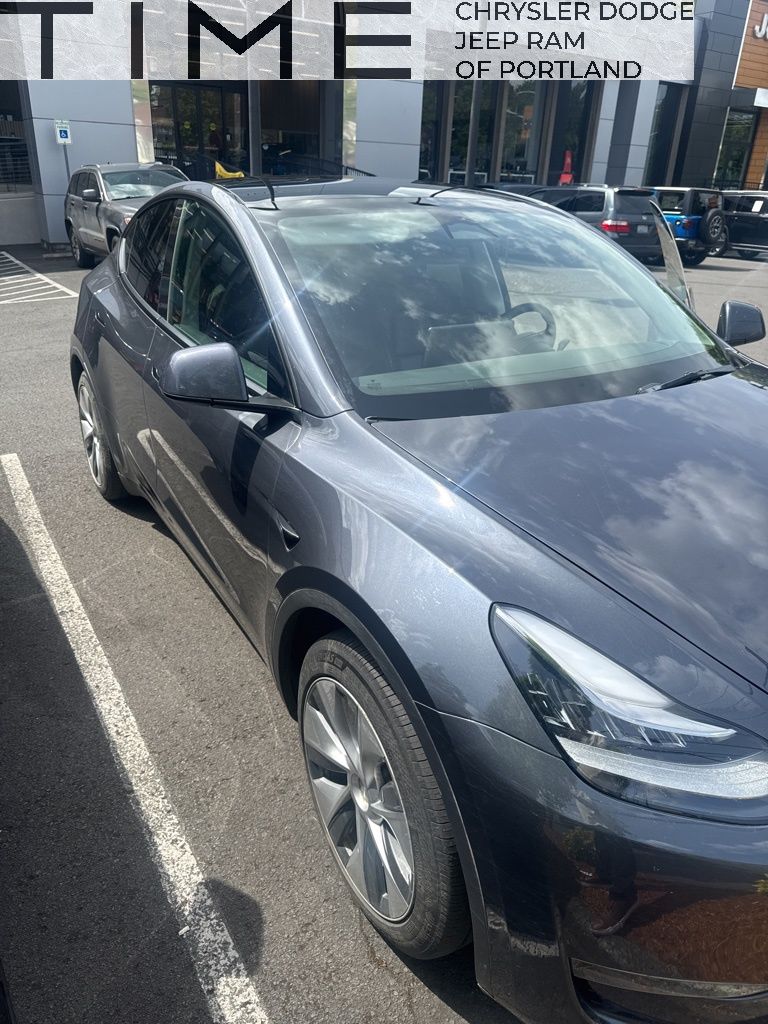 2023 Tesla Model Y Long Range Dual Motor All-Wheel Drive's photo