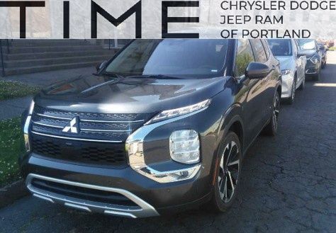 2024 Mitsubishi Outlander SE 2WD's photo
