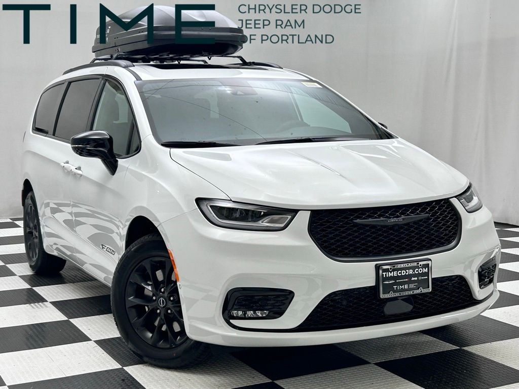 2026 Chrysler Pacifica Passenger Van 