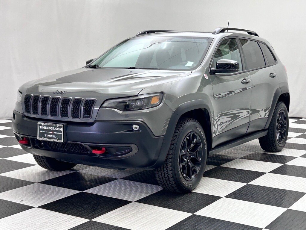 2022 Jeep Cherokee Trailhawk photo 2