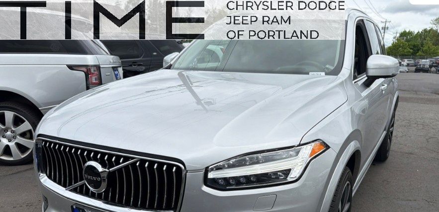 2022 Volvo XC90 T6 Momentum AWD's photo
