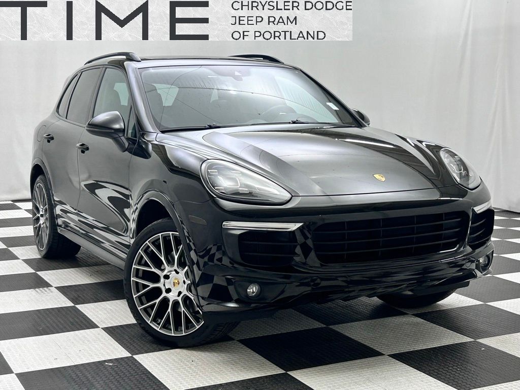 2016 Porsche Cayenne S E-Hybrid's photo