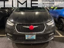 2025 Chrysler Pacifica PHEV Select's photo