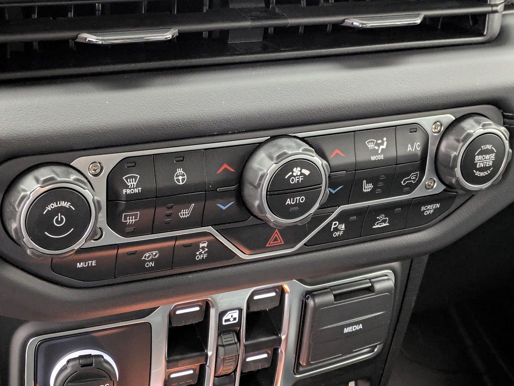 2025 Jeep Wrangler 4-Door Rubicon 392 Final Edition - Photo 30