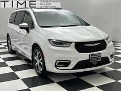 2025 Chrysler Pacifica Pinnacle Passenger Van