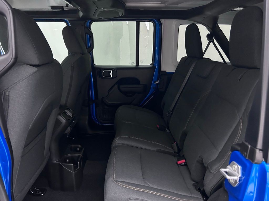 2025 Jeep Wrangler 4-Door Willys - Photo 26