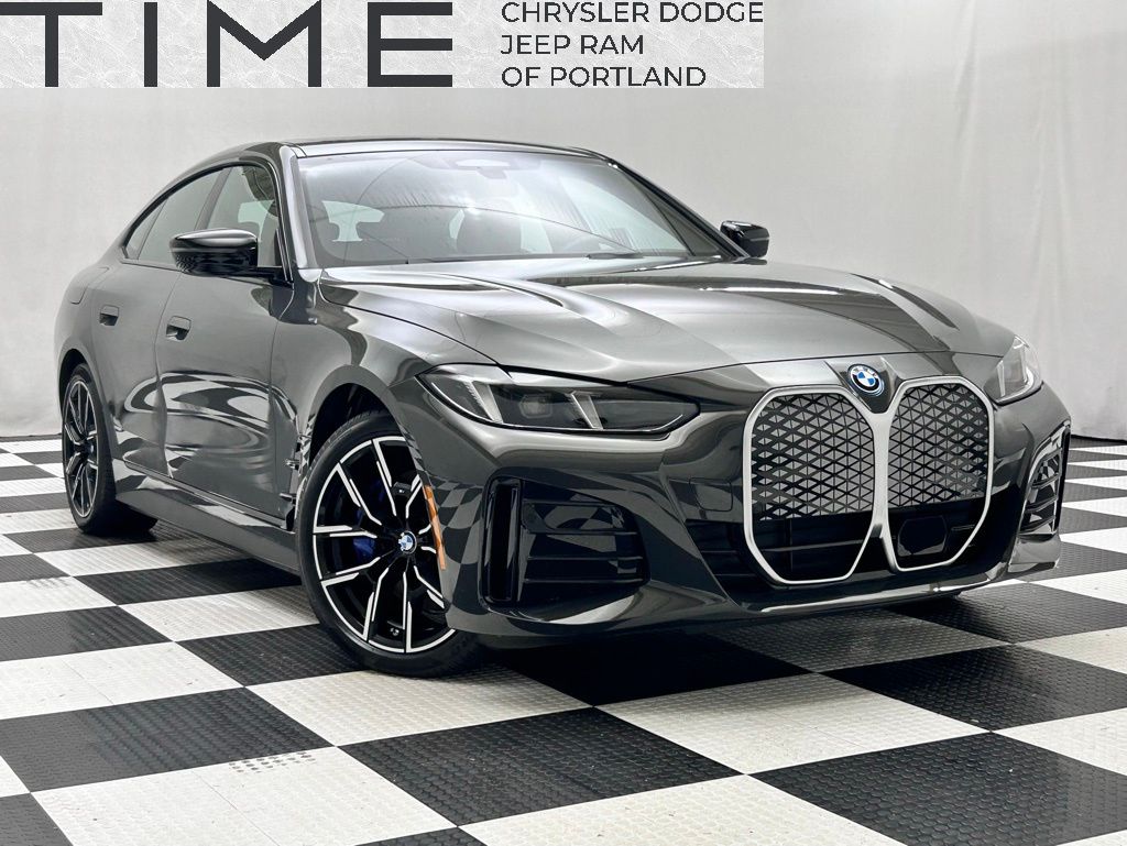 2025 BMW i4 40's photo