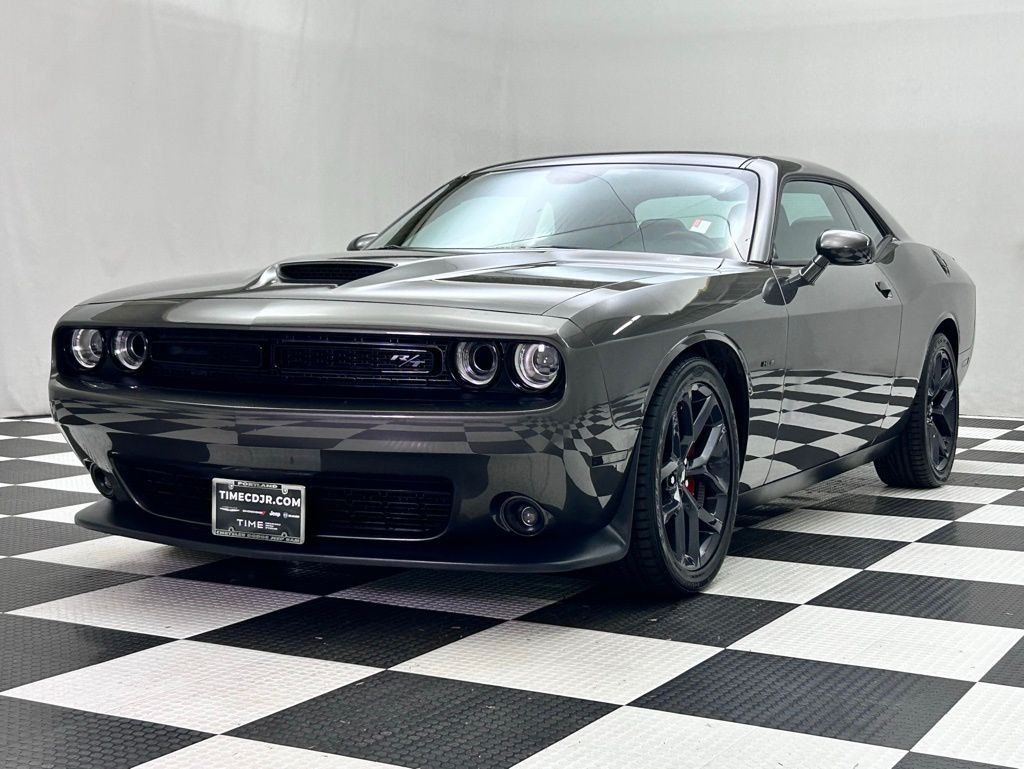 2019 Dodge Challenger R/T photo 3