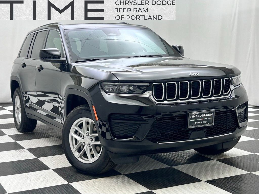 2026 Jeep Grand Cherokee Laredo X 4x4's photo