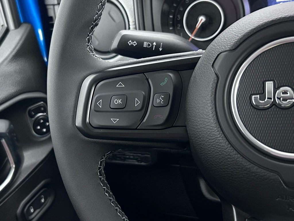 2025 Jeep Wrangler 4-Door Willys - Photo 42